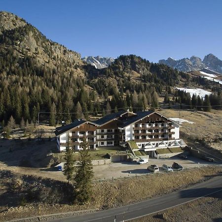 Appartamento Ab Passo San Pellegrino Exterior photo